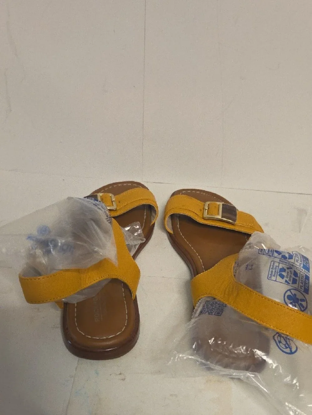 Rockport Yellow Buckle Strap Women's Sandals Size 9
